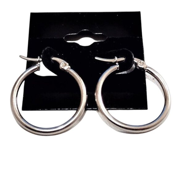 1 Inch 25mm Hoop Pierced Post Earrings 2mm Silver Tone - Picture 1 of 3
